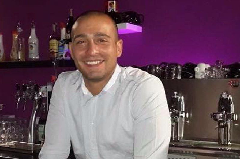 Cagliari, addio a Simone Garau: muore a 35 anni l’ex titolare del “Black and white”