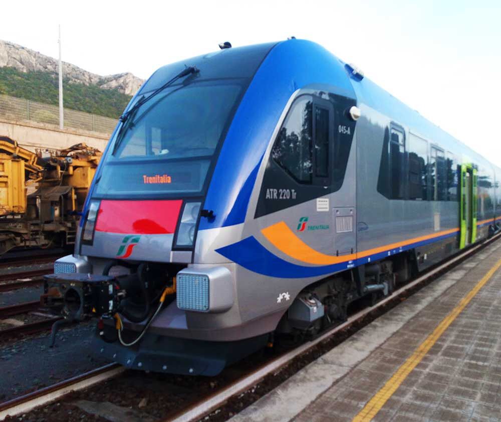 Cagliari-Carbonia, domani il viaggio inaugurale del treno swing della nuova flotta sarda
