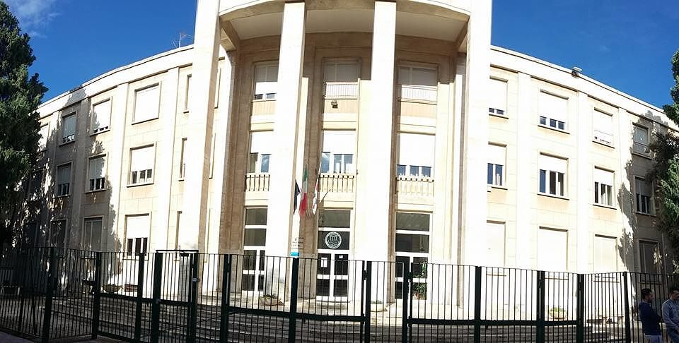 Sospetto Coronavirus, a Cagliari un’intera classe e 6 docenti del Dettori in quarantena