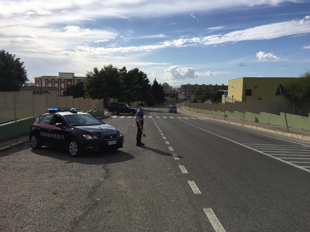 Quartu, cocaina e 700 euro in contanti nascosti negli slip: in manette 26enne