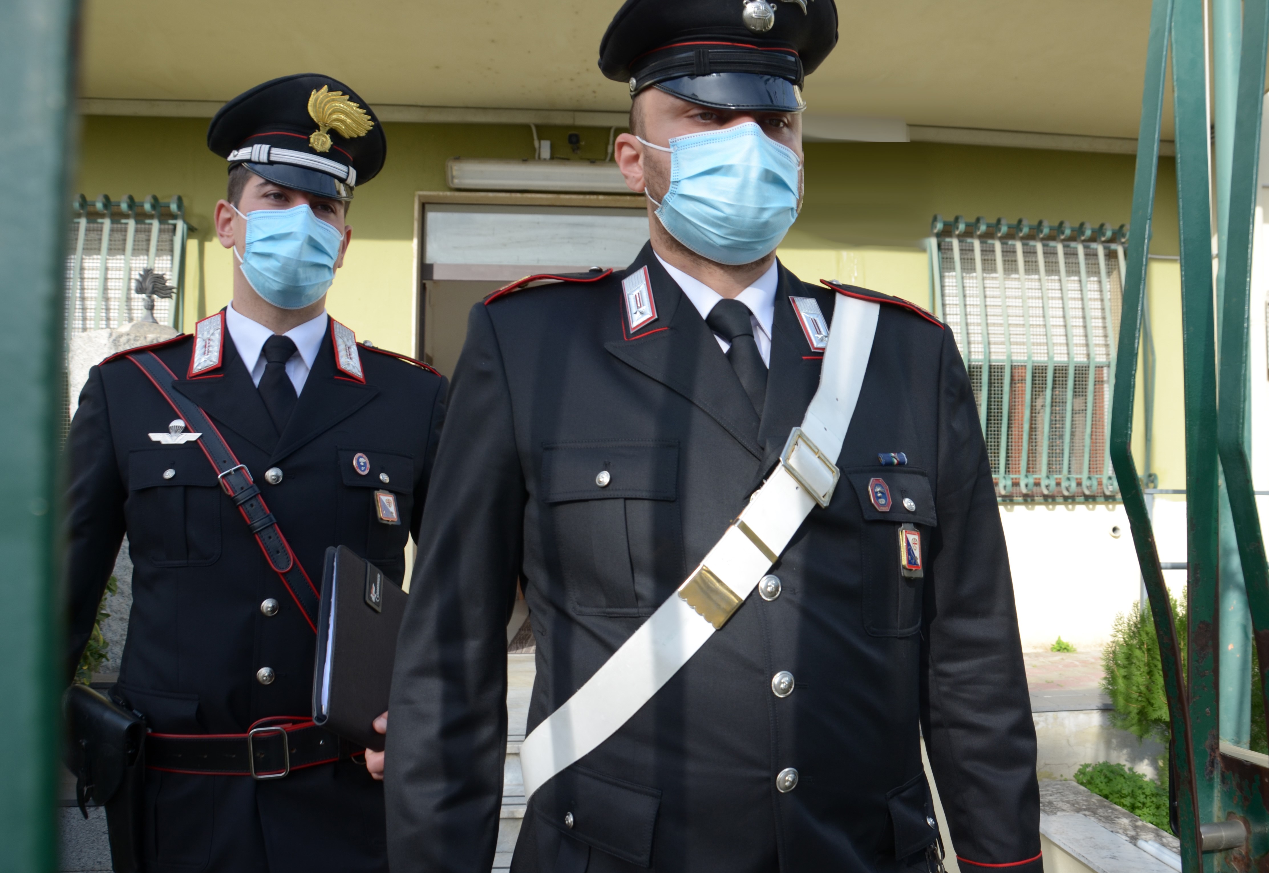 Arbus, ruba l’identità a una donna e tenta un approccio su WhatsApp con un’ex compagna di scuola
