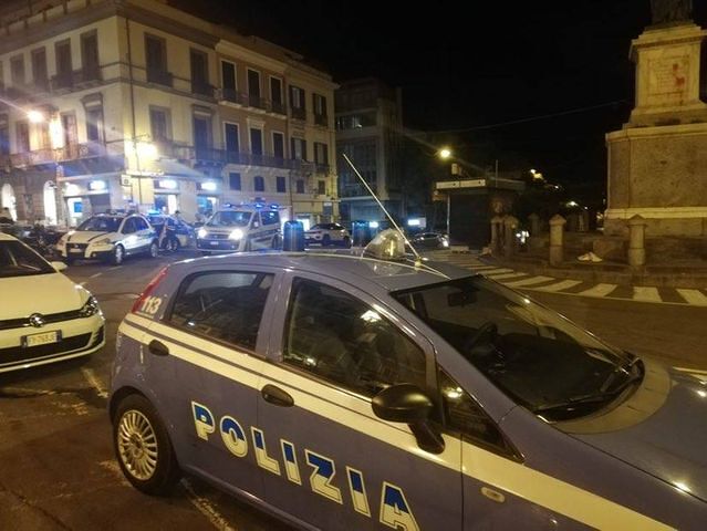 Cagliari spettrale nella prima notte del coprifuoco: maxi controlli della polizia e strade deserte
