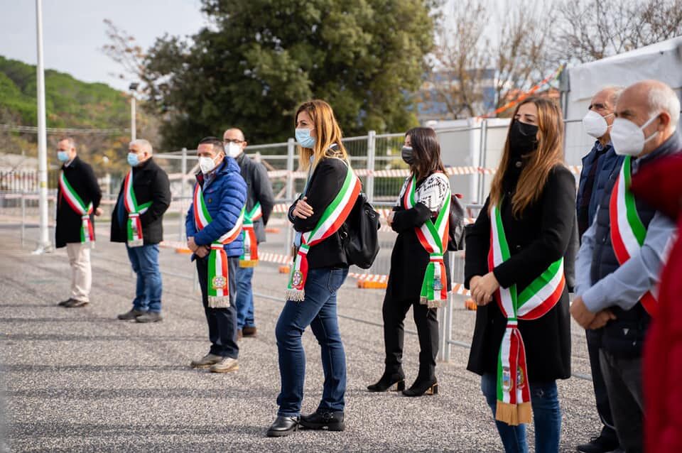 Sardegna, il grido di allarme dei sindaci: “Noi, senza dati sul virus e con cittadini stanchi e preoccupati”