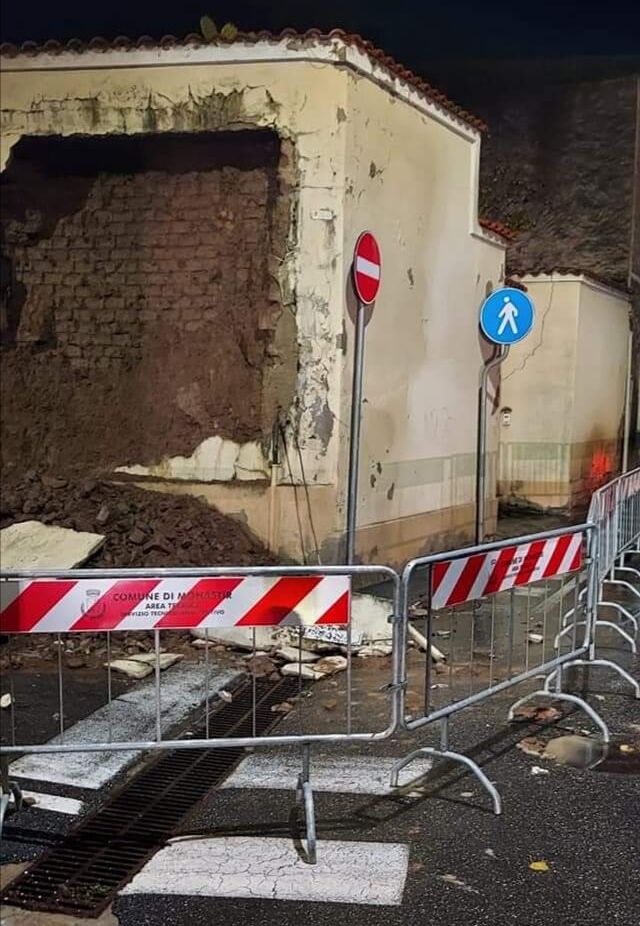 Paura a Monastir, crolla la parete di una casa