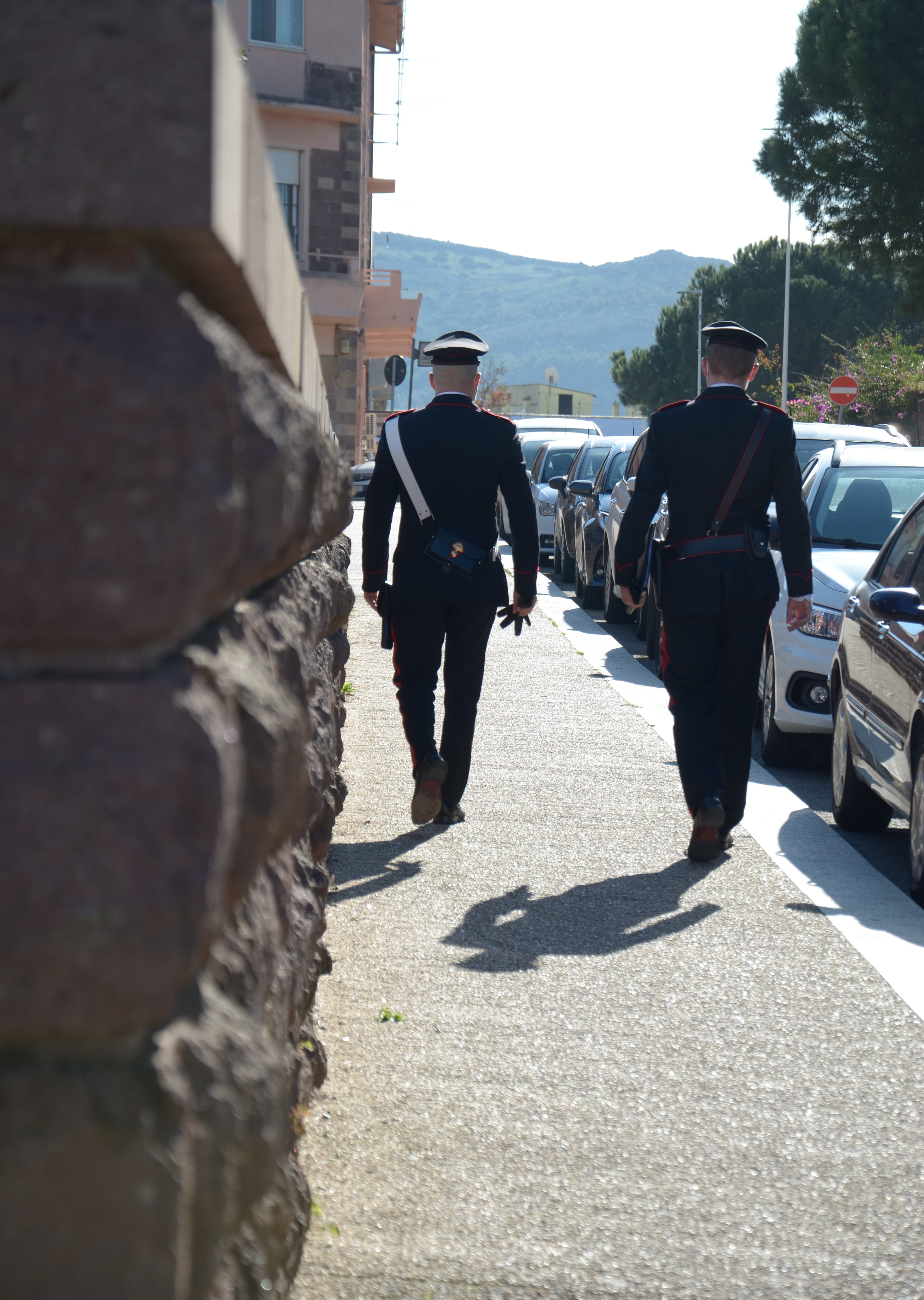 Castiadas: la truffa online fallisce, il venditore minaccia il cliente: denunciato per estorsione