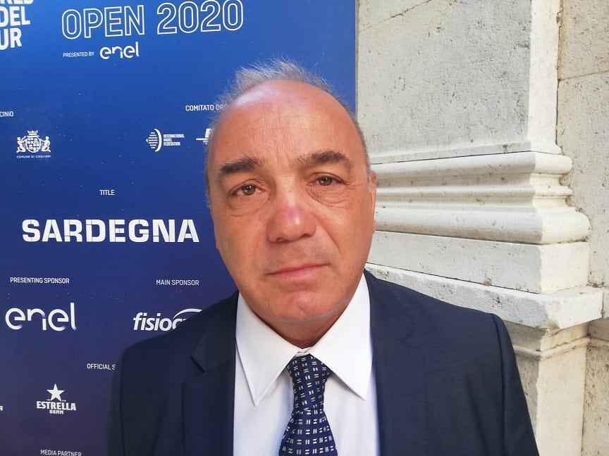 “Tutti col certificato per venire in Sardegna, fatelo nei laboratori: usciremo dal Covid prima di tutti”