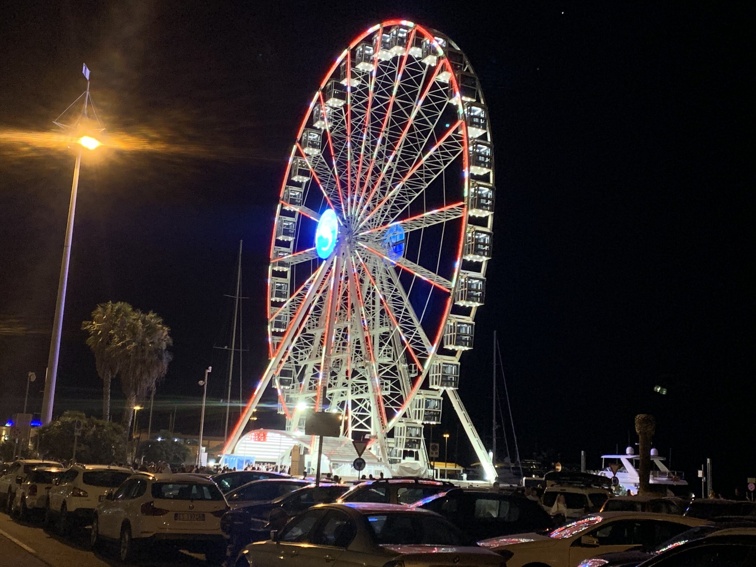 Cagliari, la ruota panoramica pronta a ripartire: “Ma a Natale non ci saremo”