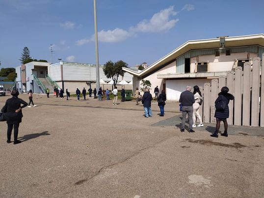 Cagliari, quindicimila tamponi gratis effettuati e domenica si ricomincia: screening a tappeto nel capoluogo