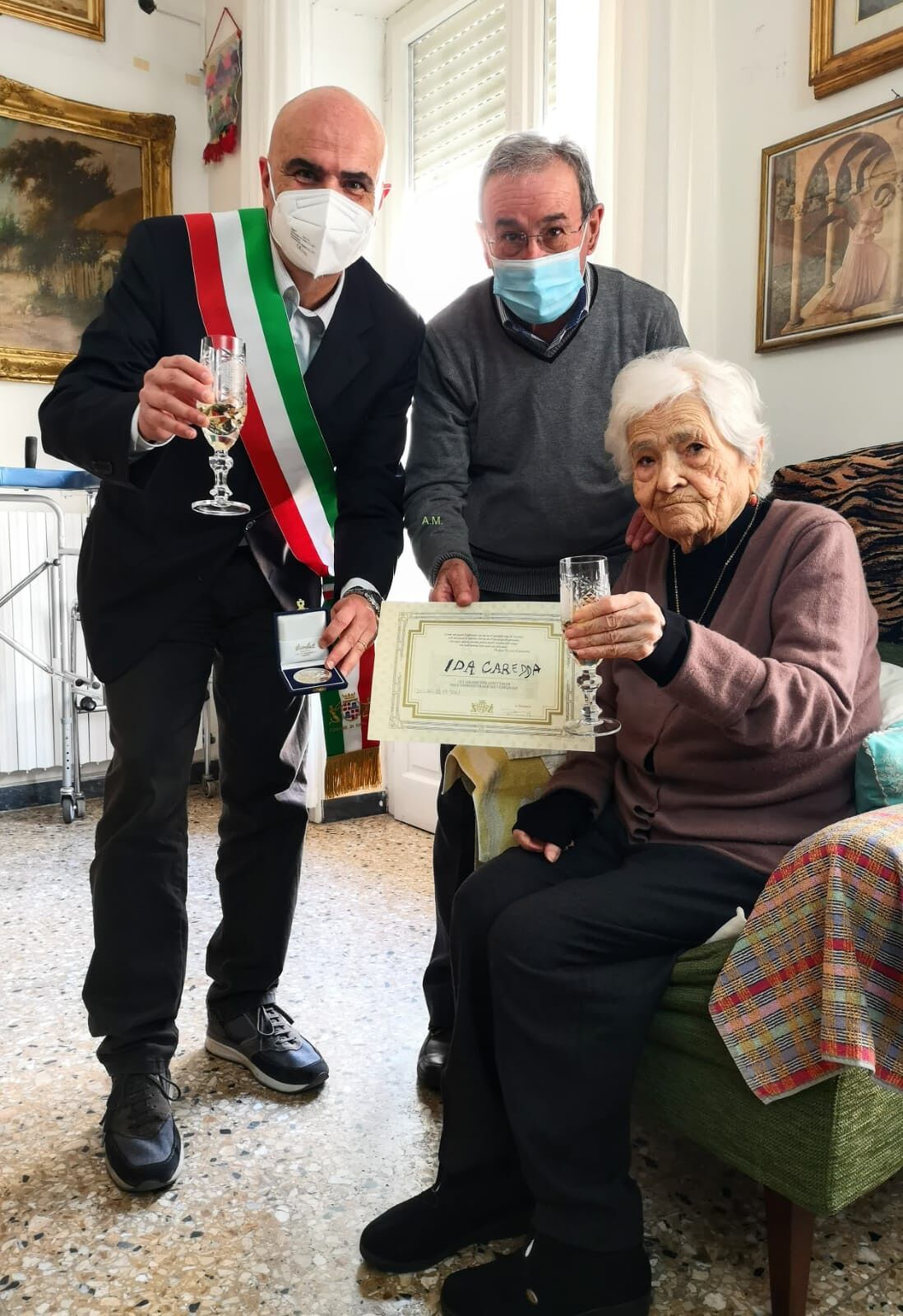 E’ la nonnina dei macellai di Cagliari, Ida Caredda compie 100 anni
