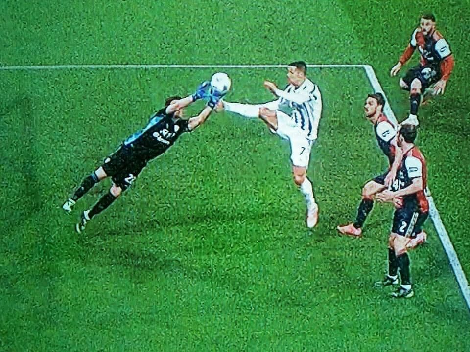 Cagliari, la Juventus vince 3-1 ma il fallaccio di Ronaldo su Cragno viene ignorato dall’arbitro