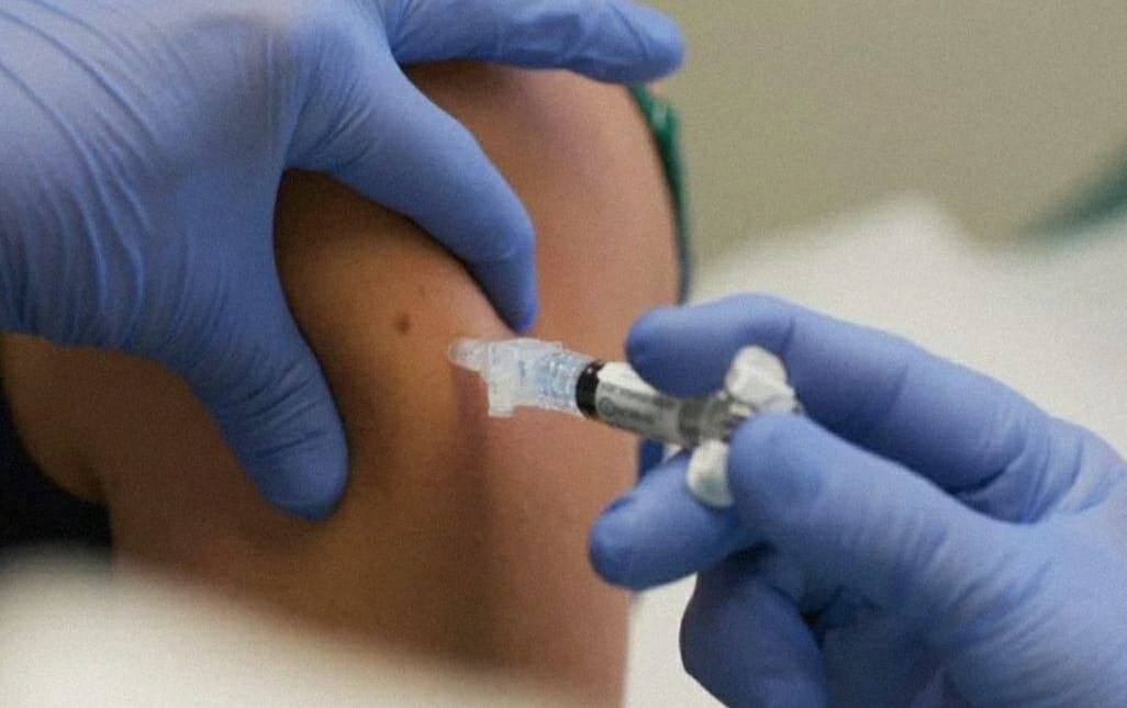 Vaccini ai vicini, Massimo Zedda accusa Solinas: “Gli ultra 80enni sardi aspettano, ma la Regione vaccina i dipendenti dell’assessorato”