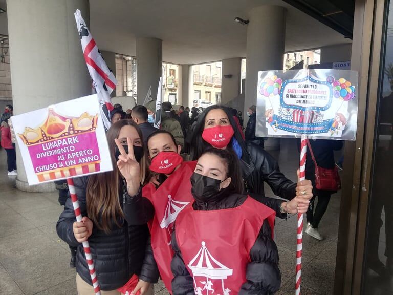 La battaglia di ambulanti e giostrai per aperture e sostegni: mercoledì corteo di protesta a Cagliari