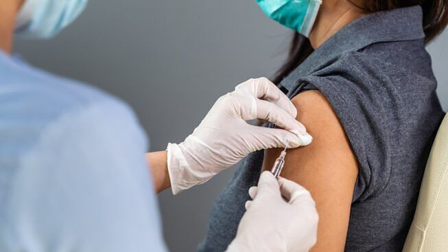 Vaccinazioni, accelerata nell’ultima settimana in Sardegna: ma l’Isola è ancora penultima