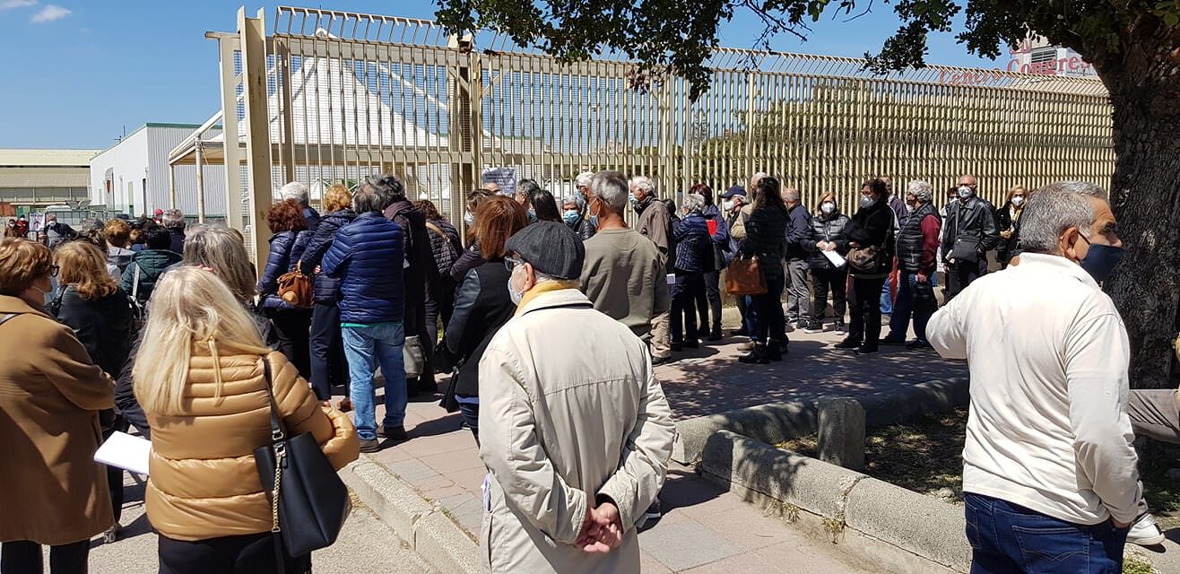 L’sos dei medici: “In Sardegna la campagna vaccinale non decolla, deve intervenire Figliuolo”