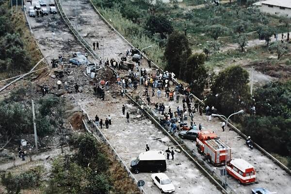 Strage di Capaci, Mattarella: “Mafia esiste ancora. O si sta contro o si è complici”