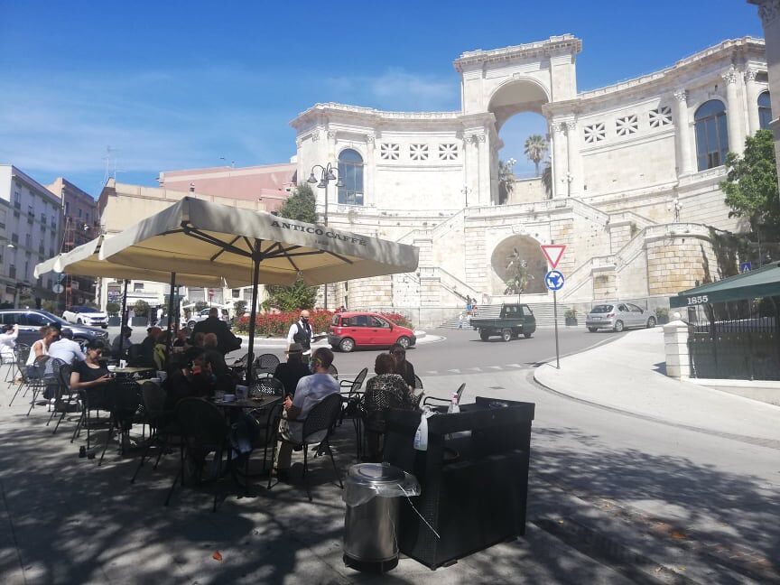Sardegna bianca dal primo giugno senza il coprifuoco, crolla l’indice Rt: 0,6