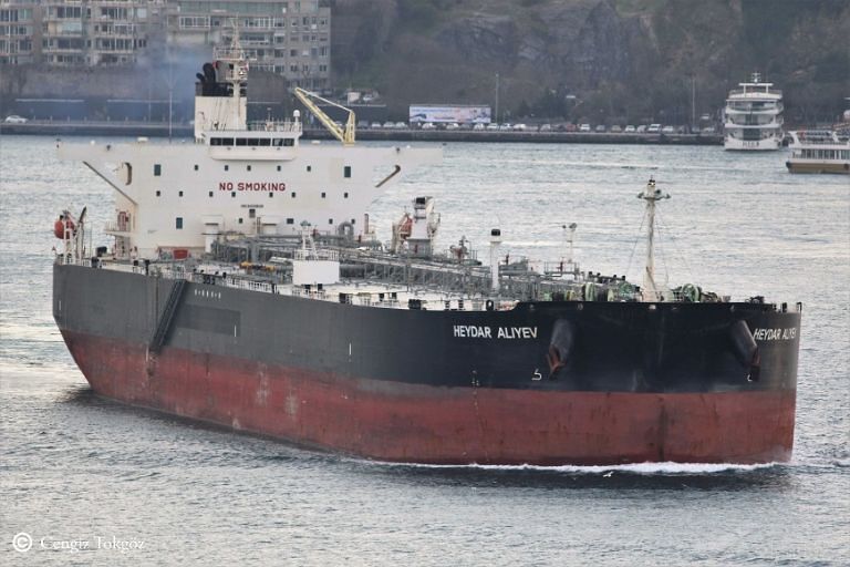 Sarroch, focolaio Covid sulla petroliera: scoperti 7 casi di variante indiana 