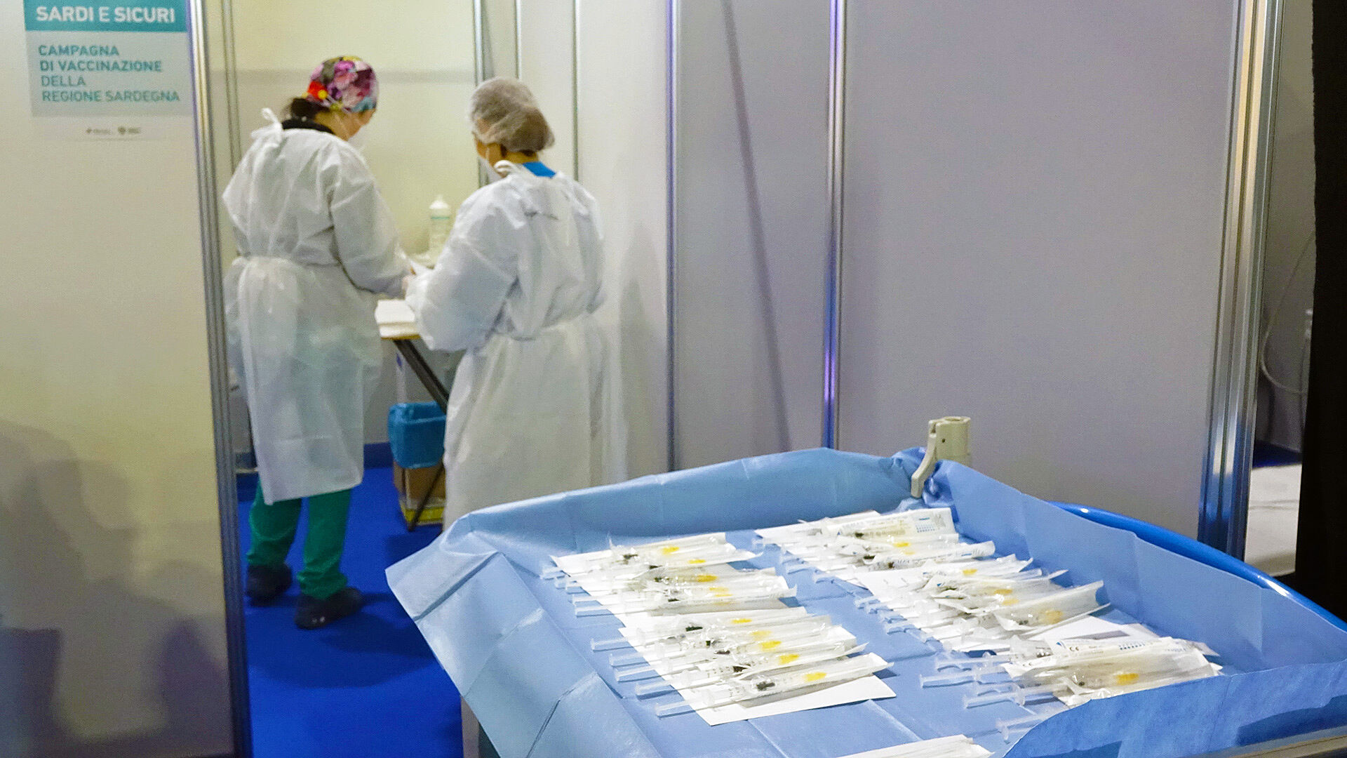 Sardegna, grande corsa alle vaccinazioni: 10mila prenotati in mezz’ora sul sito delle Poste