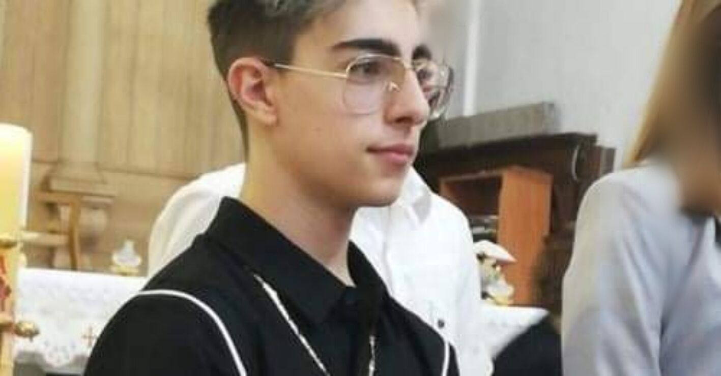 Tragedia ad Aggius, 14enne muore dopo essere caduto dalla bicicletta: addio a Alessio Pirinu