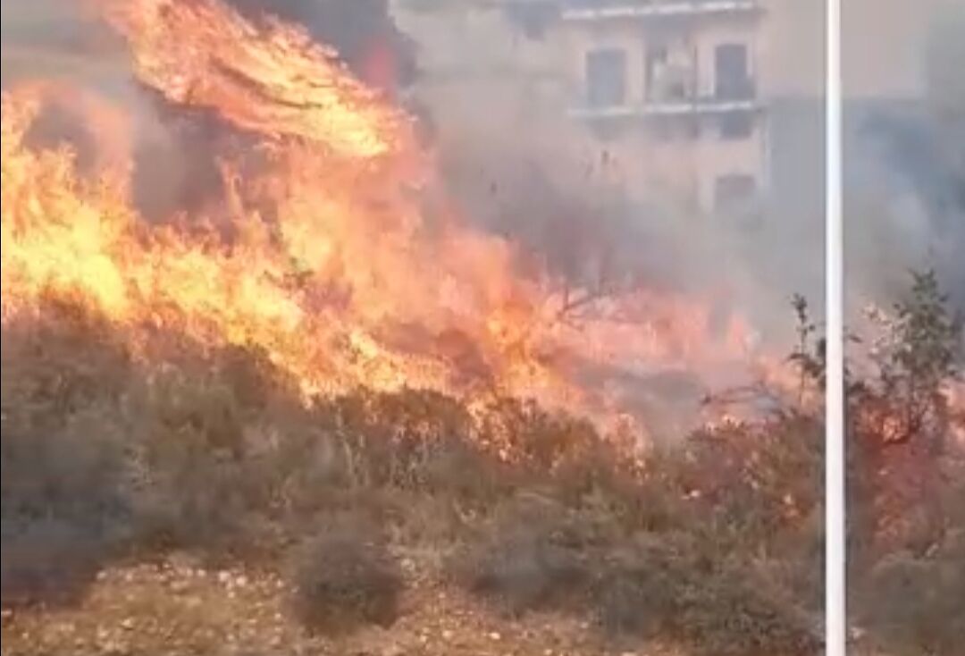 Paura a Sinnai, maxi incendio accanto alle case: “Eravamo intrappolati come topi”