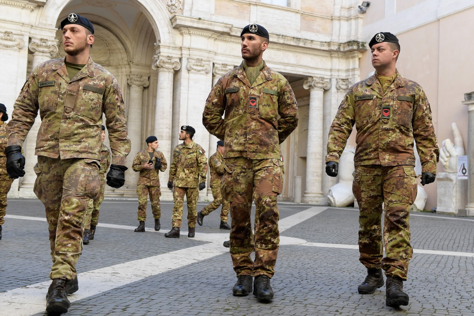 Caos malamovida a Cagliari, Fdi: “Il Governo schieri la Brigata Sassari”