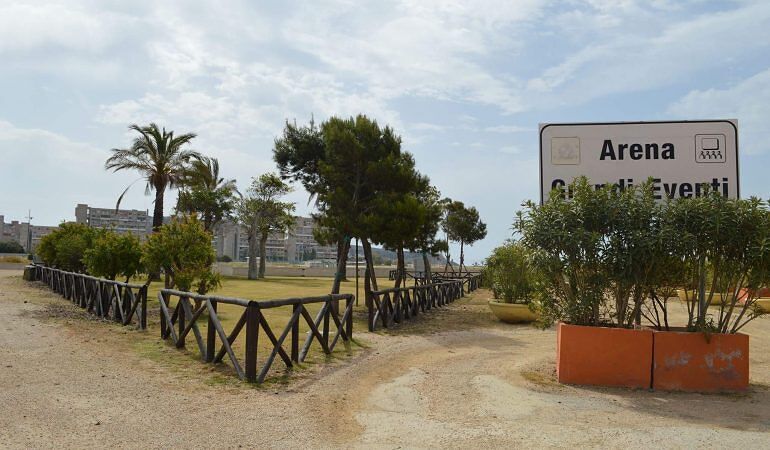 A Cagliari apre il maxi villaggio del gusto: panini, dolci e birre nell’Arena grandi eventi
