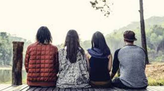 Allarme neet, il dramma dei giovani che galleggiano nel nulla in una Sardegna che non può pensare di vivere tre settimane all’anno