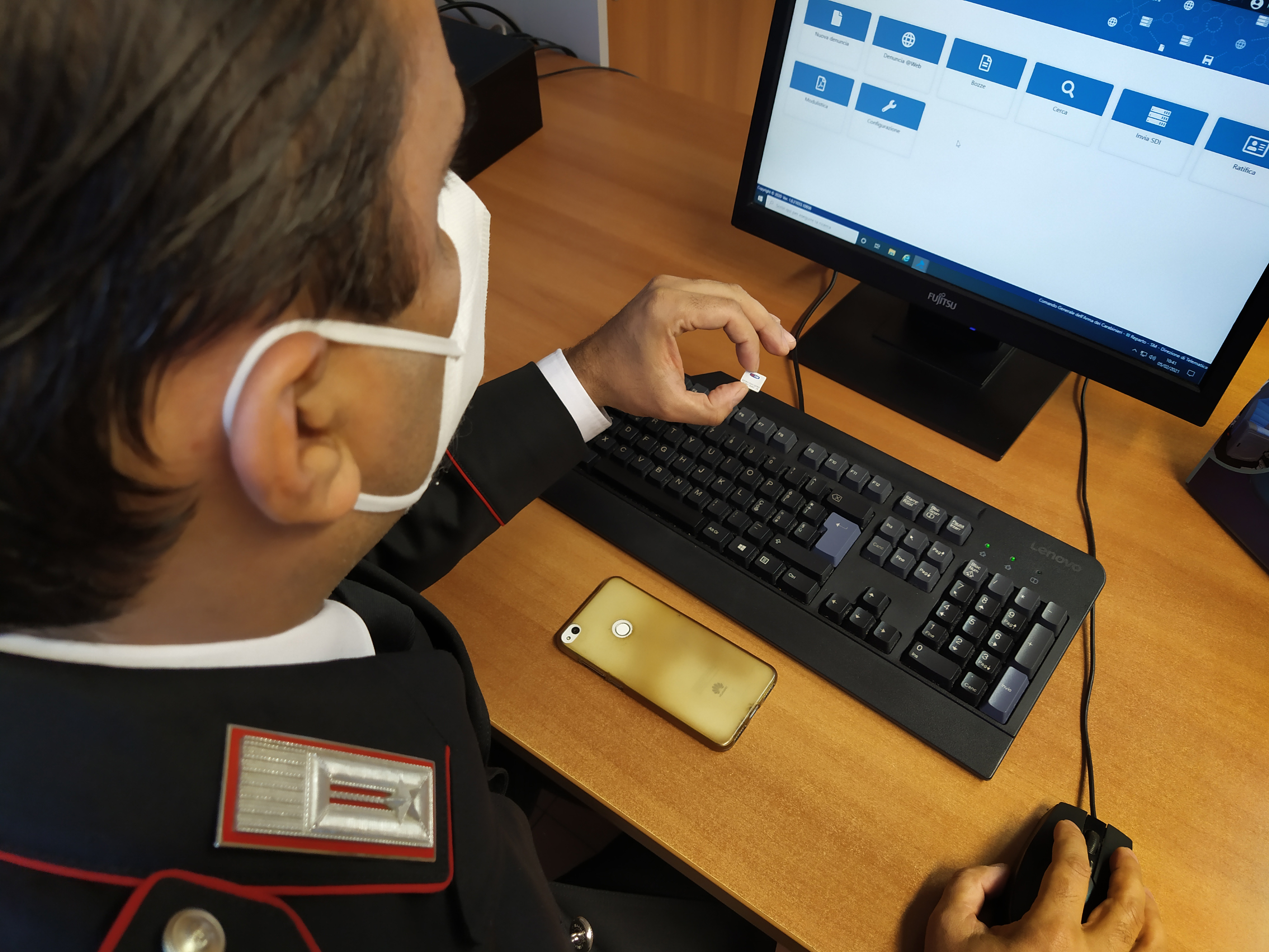 Compra una piscina su internet, ma non arriva mai: beffata commessa a Sant’Antioco