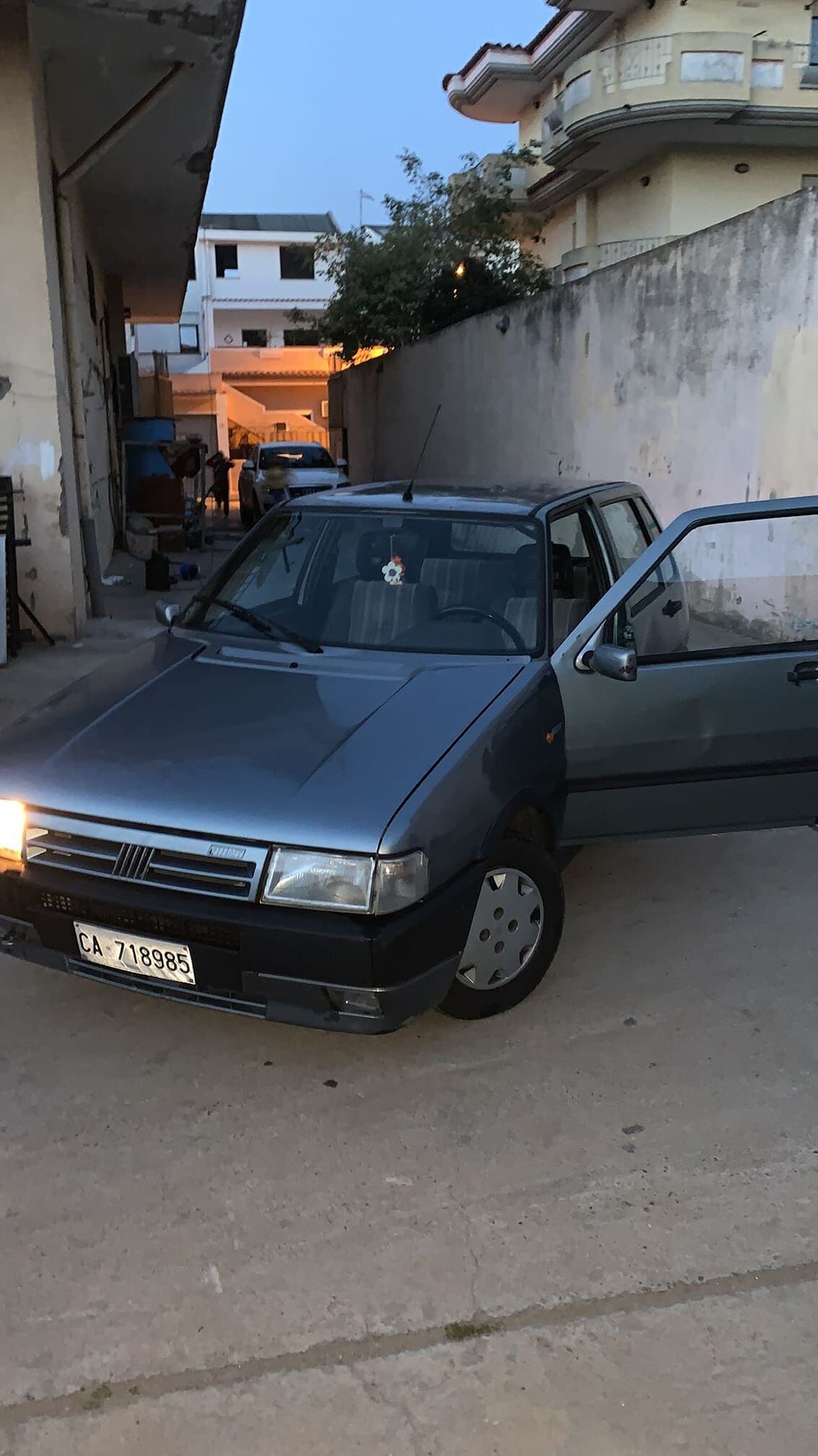 “Auto rubata ad Assemini sotto casa, non posso più andare al lavoro: aiutatemi”