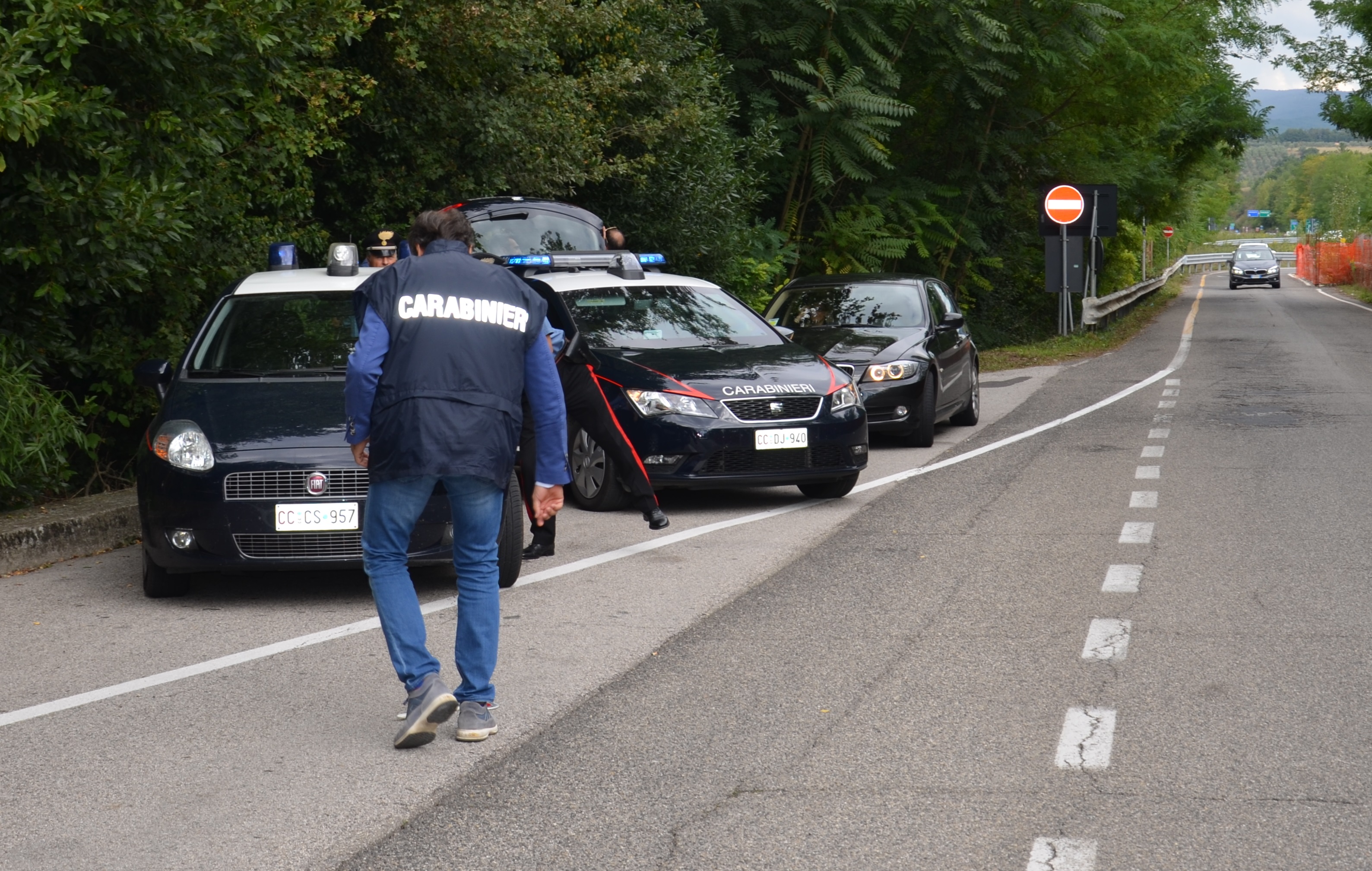 Giba, invade la corsia opposta e si scontra con un’auto: ferita una donna