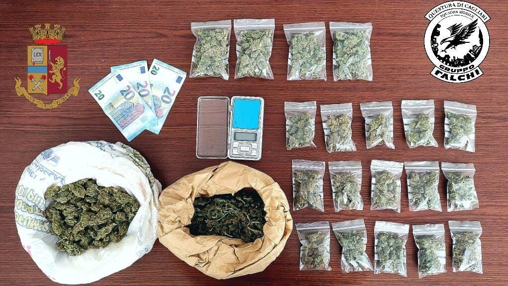 Capoterra, insospettabile 54enne custodisce oltre 1 kg di marijuana