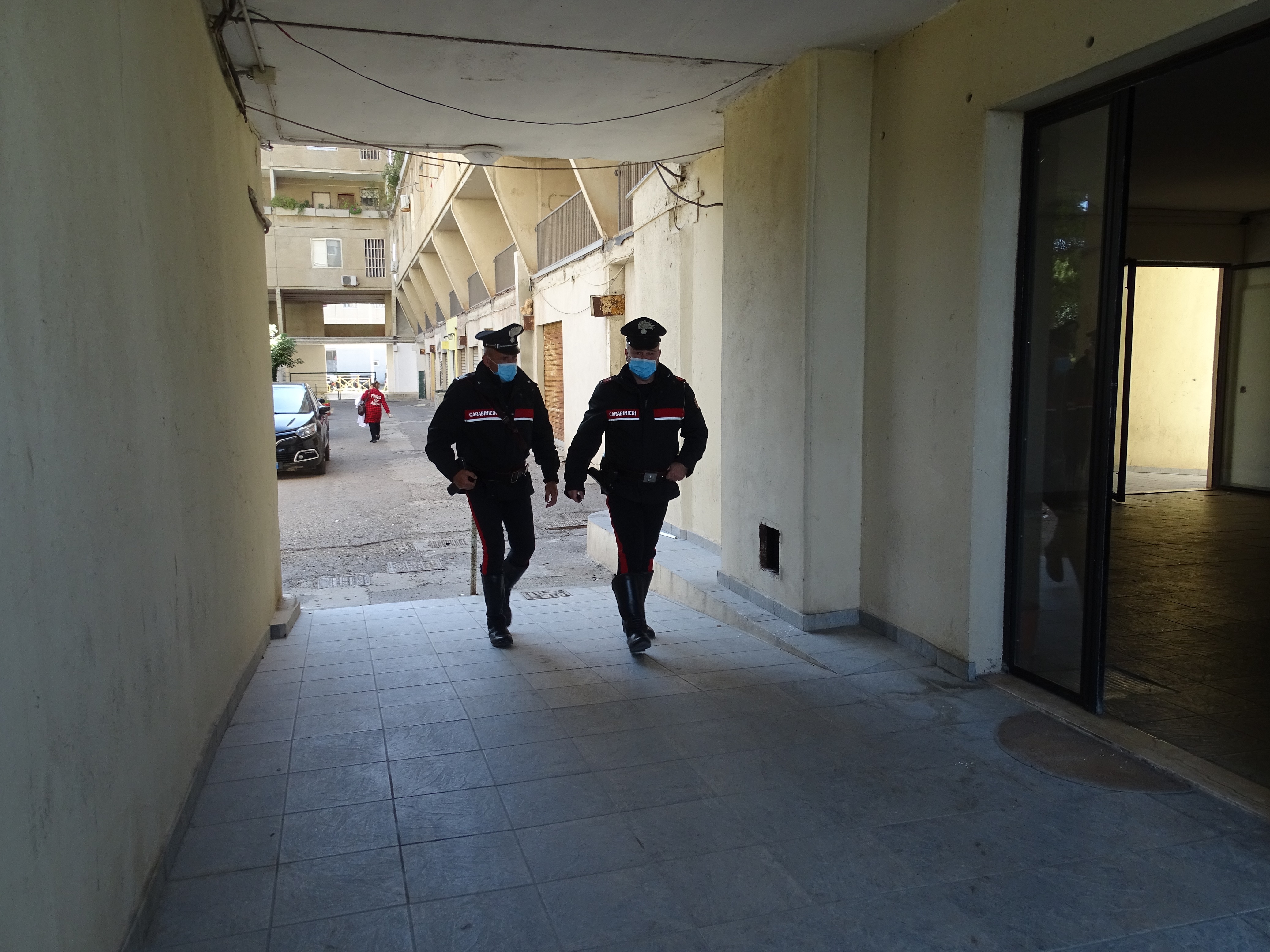 Cagliari, ruba un portafoglio in un cantiere edile: il ladro fregato dalle telecamere