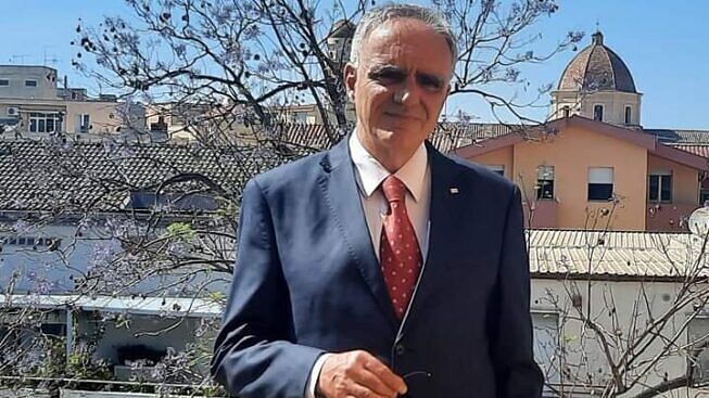 A Quartu arriva il camper per fare i tamponi: “In città 349 positivi, la variante Delta sta perdendo potenza”
