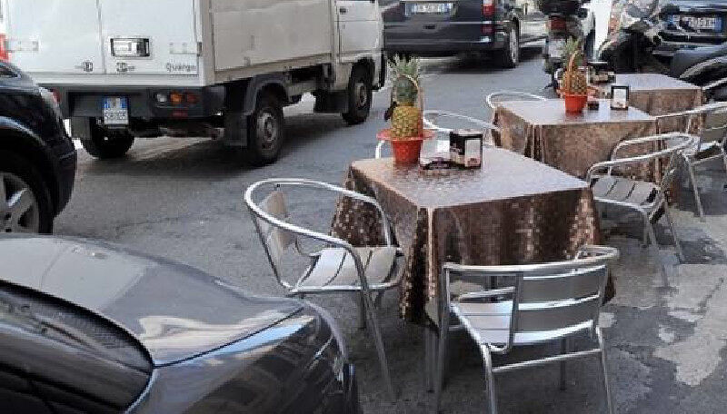 “Tavolini nei parcheggi a Cagliari? Nemmeno uno, un flop. E l’estate ormai è finita”