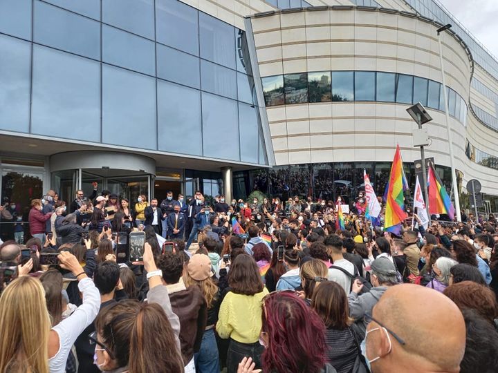“Bregungia”: Alessandro Zan a Cagliari in piazza con un migliaio di manifestanti