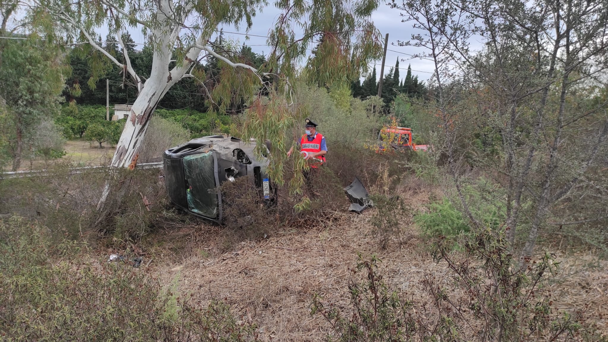 Esce di strada a causa di un colpo di sonno, 21enne gravissimo a San Vito