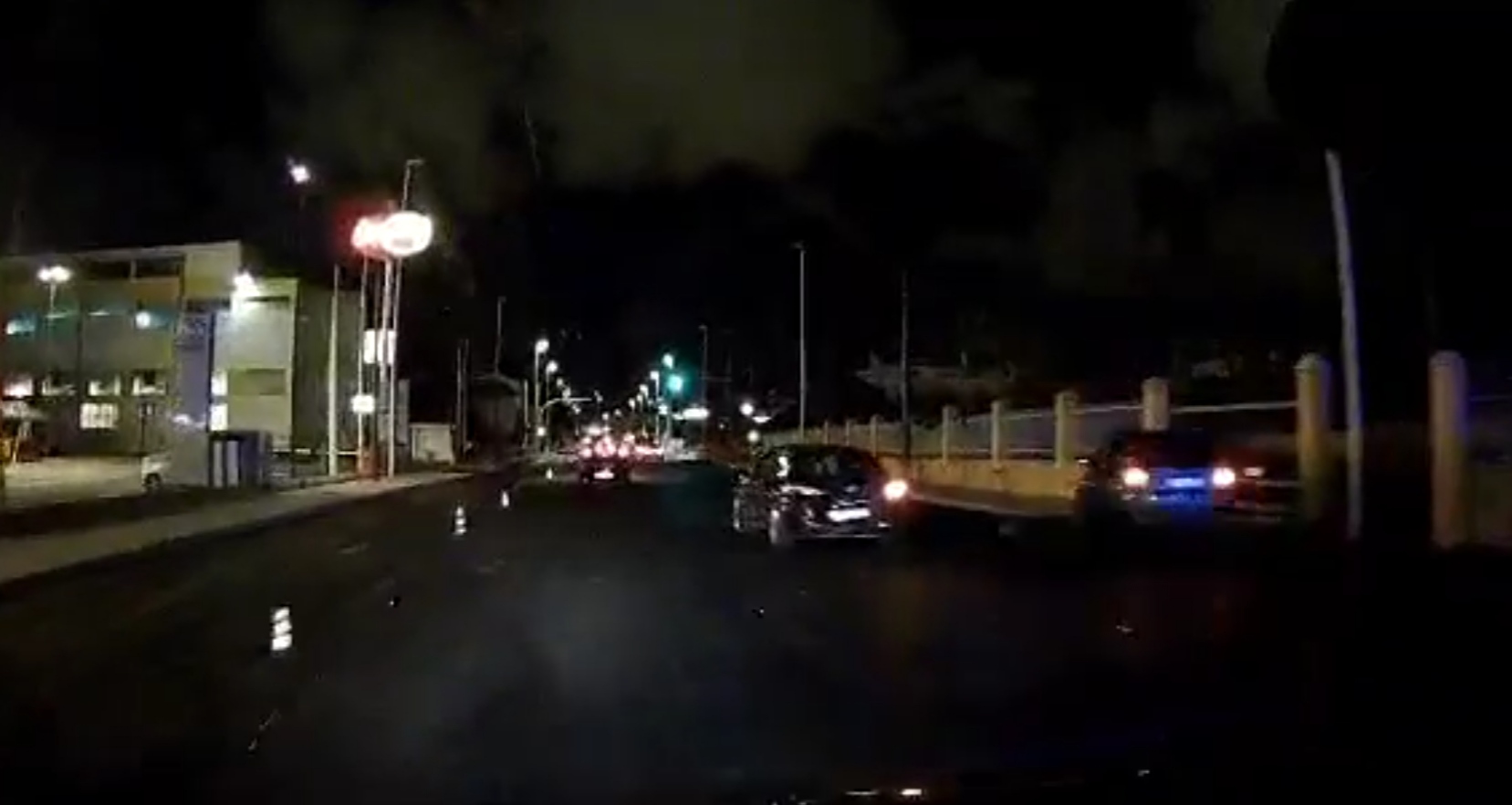 Cagliari, scontro tra due auto nel viale Marconi ingolfato dai cantieri: un uomo all’ospedale