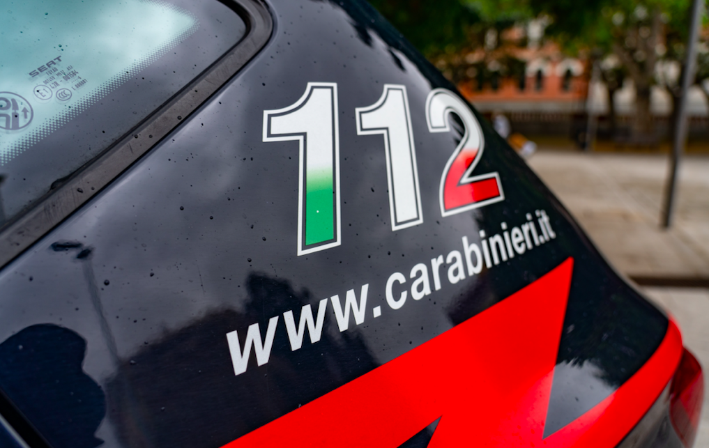 Sorpreso ad appiccare il fuoco a un’auto ad Iglesias: arrestato un commerciante
