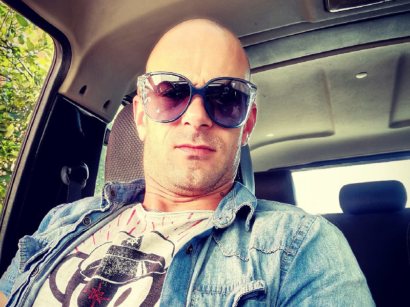 Daniele morto nello schianto sulla 195, il papà in lacrime: “Andava spesso in moto e aveva tanta voglia di realizzarsi, sono sconvolto”