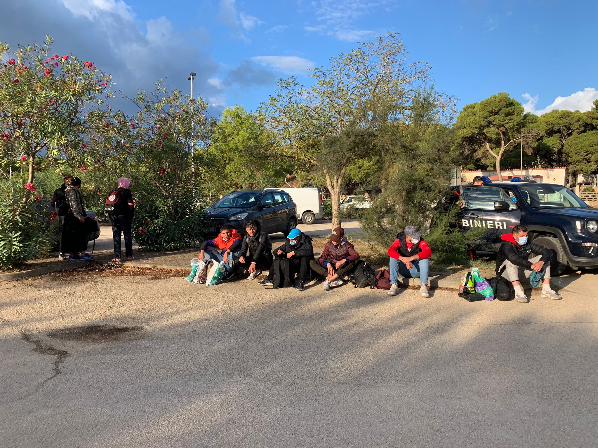 Sbarchi senza sosta, 13 algerini a Pula: in 2 giorni quasi 100 migranti arrivati nel Sud Sardegna
