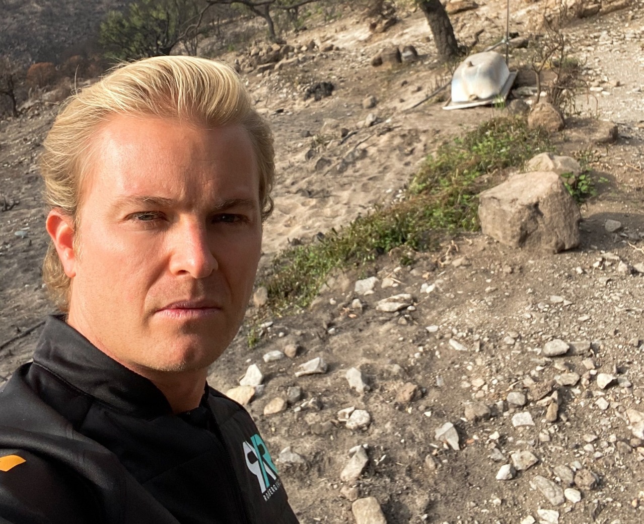 Nico Rosberg nel Montiferru devastato dal fuoco, donati 39 mila euro alle famiglie colpite