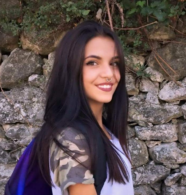 Ventenne sarda investita sulle strisce muore dopo 3 giorni, il guidatore indagato per omicidio stradale: addio a Francesca