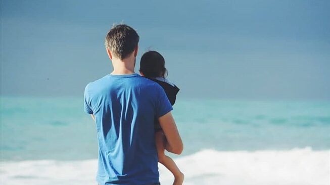 Soli, senza casa e impoveriti dopo le crisi coniugali: l’esercito dei mille papà separati di Cagliari