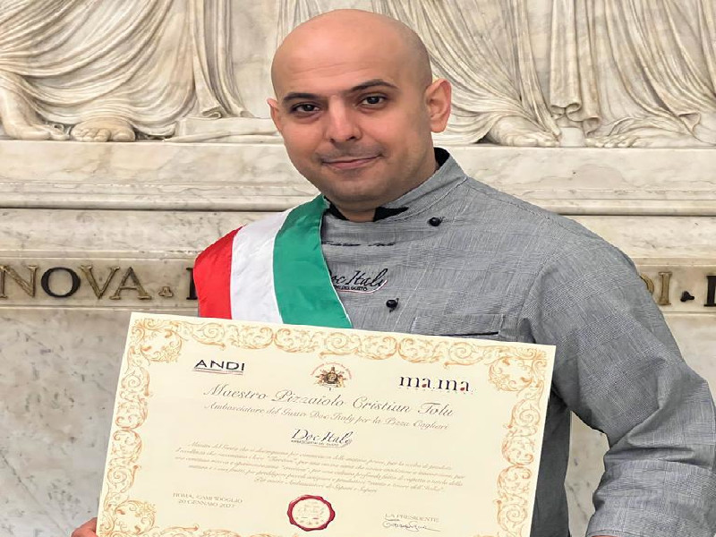 Quartu, il pizzaiolo Cristian Tolu nominato ambasciatore doc dell’Italia: “Ora voglio vincere la battaglia contro il Covid”