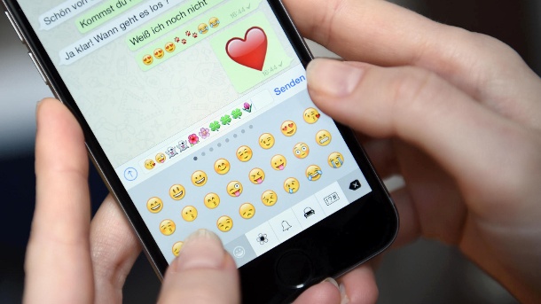 Viola l’accesso alle chat WhatsApp dell’ex fidanzata, nei guai un 50enne di Selargius