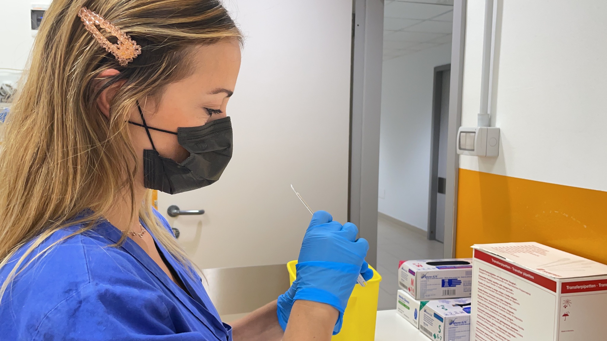 Il Covid martella la Sardegna, altri 1296 contagi e molti più ricoveri: muore una donna a Cagliari