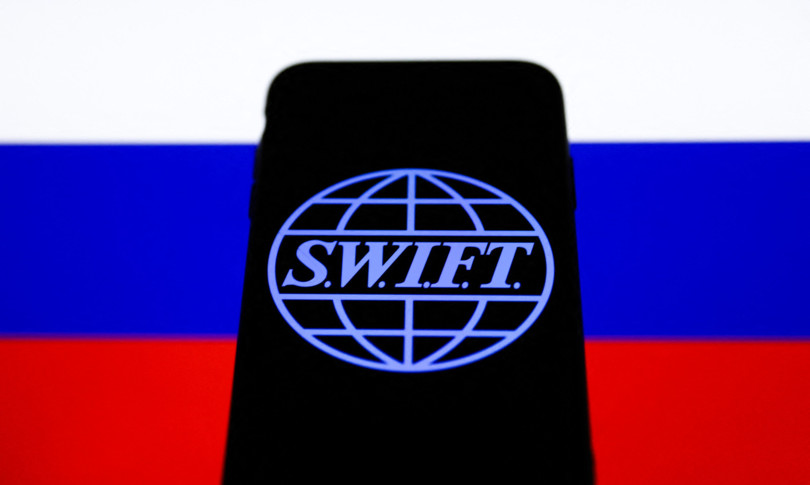 Ucraina, la Russia fuori dallo Swift: ma si rischia un’arma a doppio taglio