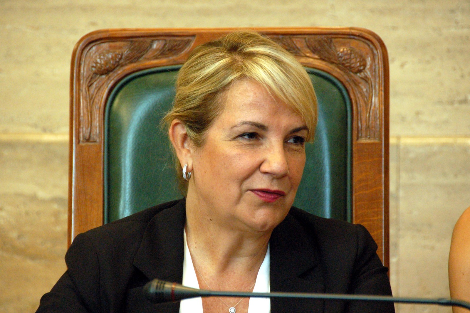 Cagliari, l’Alter Nos sarà una donna: Truzzu nomina Viviana Lantini