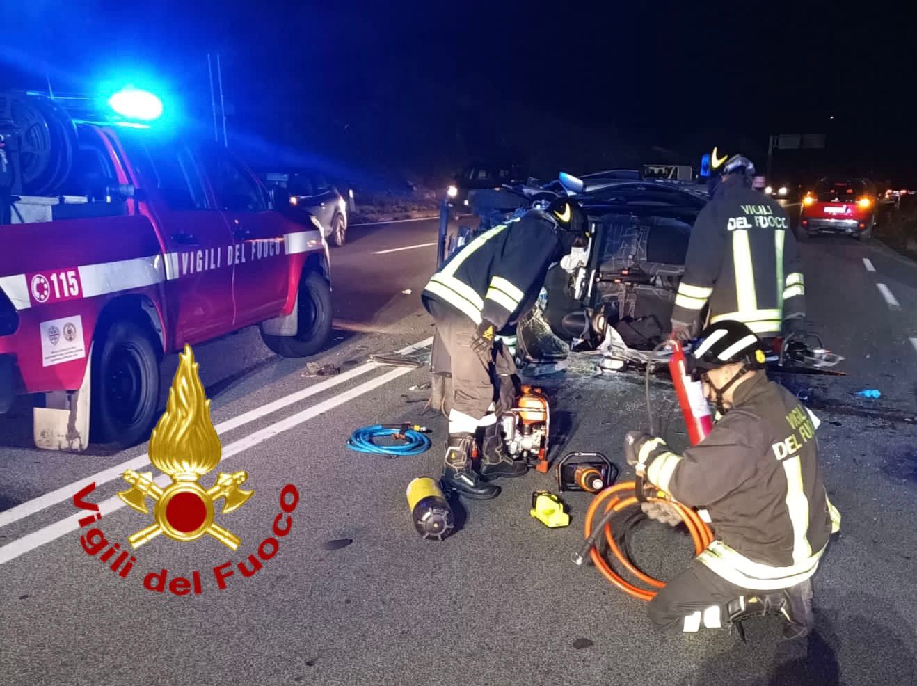 Scontro all’uscita del centro commerciale, due in codice rosso a Olbia