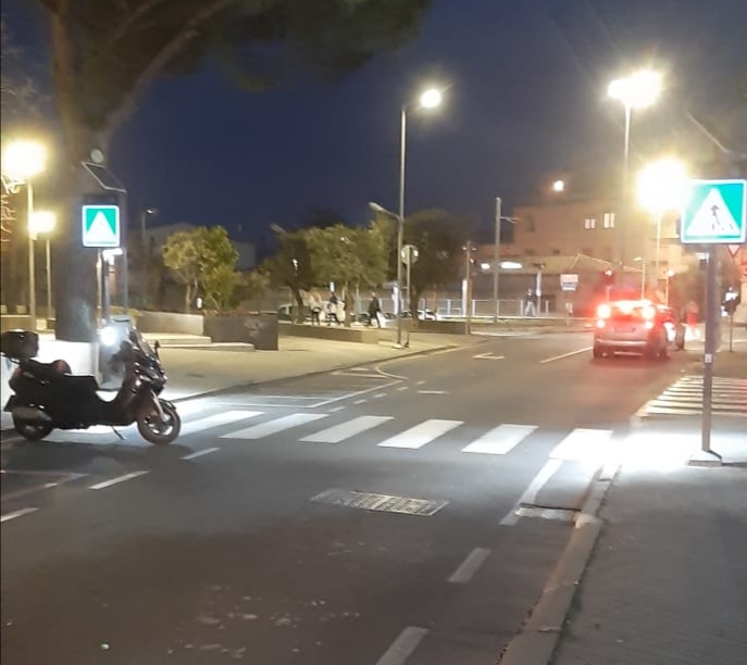 Monserrato, ecco il primo Pedone Smart: le strisce pedonali si illuminano al passaggio dei pedoni